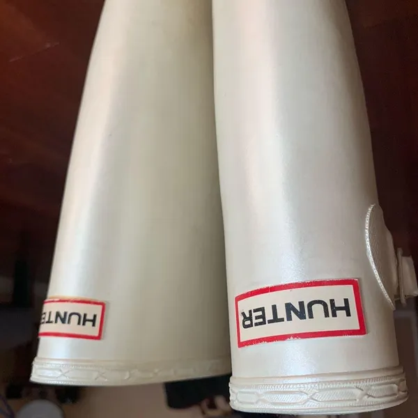 Hunter Tall Rain Boots Pearl White Size 5 - Image 3