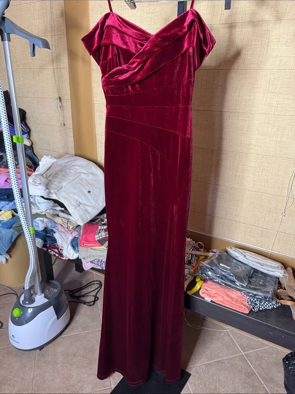 Windsor Gemma Burgundy Velvet Off Shoulder Mermaid Gown Size XS - Image 5