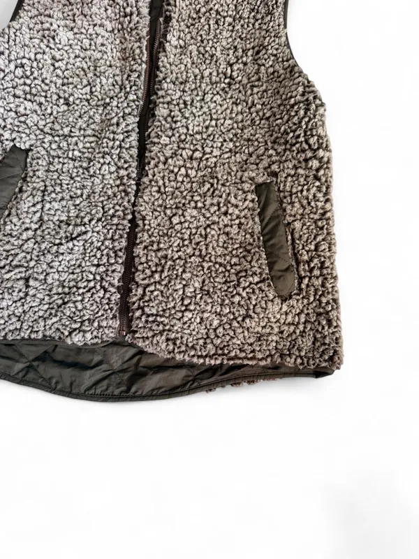 Thread & Supply Gray Plush Sherpa Fleece Vest (Medium) - Image 3
