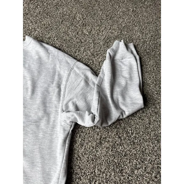 Feeling Festive Women's Gray "Sports Mom" Sweatshirt Size XL - Image 10