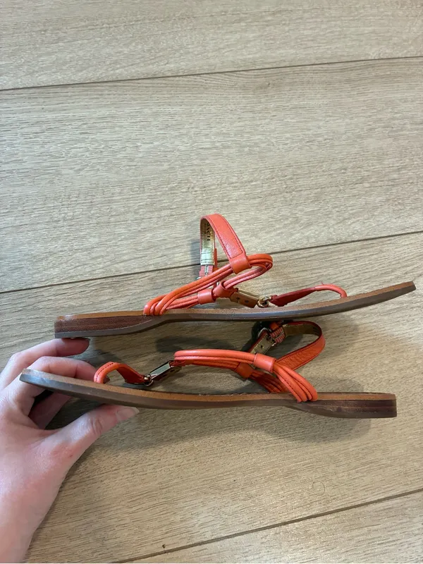 Coach Women’s Charleen Orange Thong Sandal Leather Size 6 - Image 3