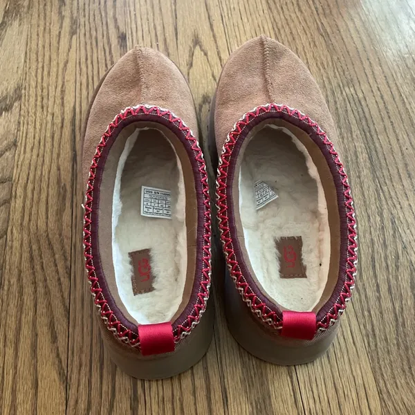 UGG Tazz Platform Slippers Chestnut - Image 6