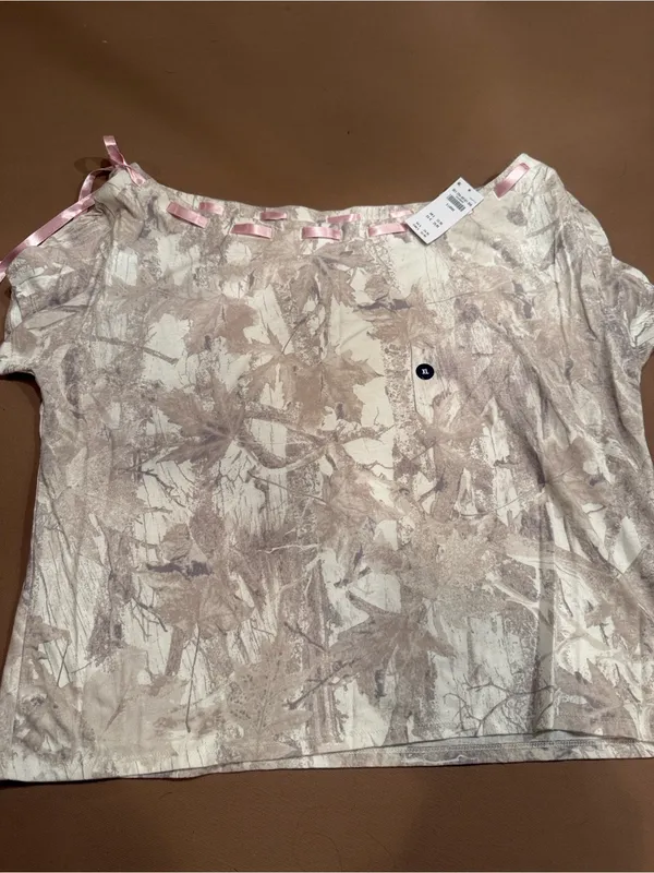 HOLLISTER - XL - women’s camo off the shoulder top - Image 3