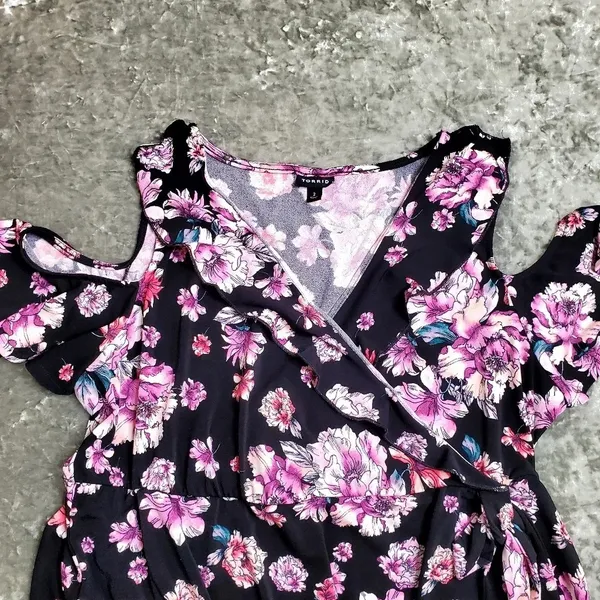 Torrid Purple/Black Floral Cold‎ Shoulder Wrap Dress - Image 3