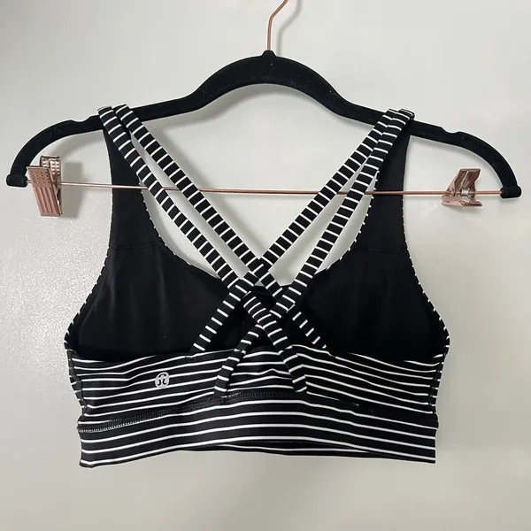 Lululemon Energy Sports Bra Women's Size 6 Black /White Stripe - Image 4