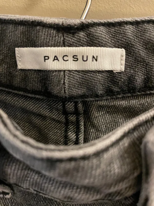 Pacsun Distressed Mom Shorts Raw Cut Hem Pockets Women’s Black Gray Sz 28 - Image 5