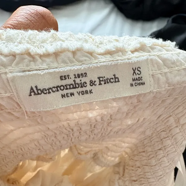 Abercrombie & Fitch Cream Floral Lace Halter Mini Dress - Size XS - Image 2