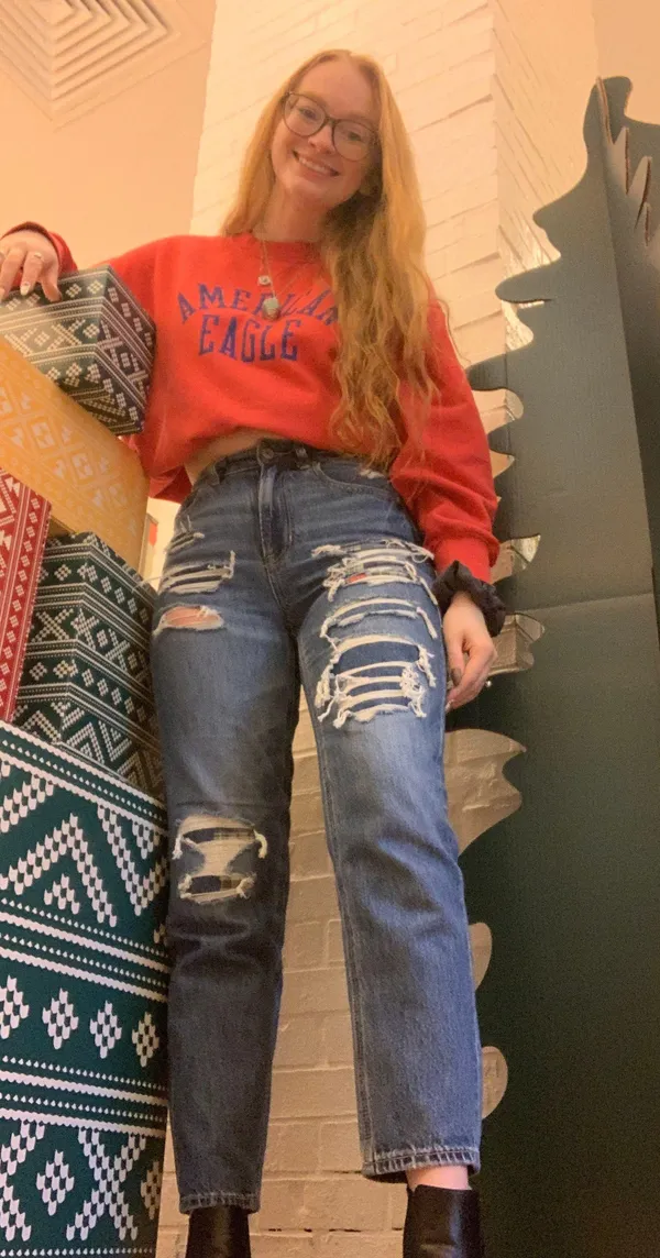 Outfitters Mom Jeans - Image 10
