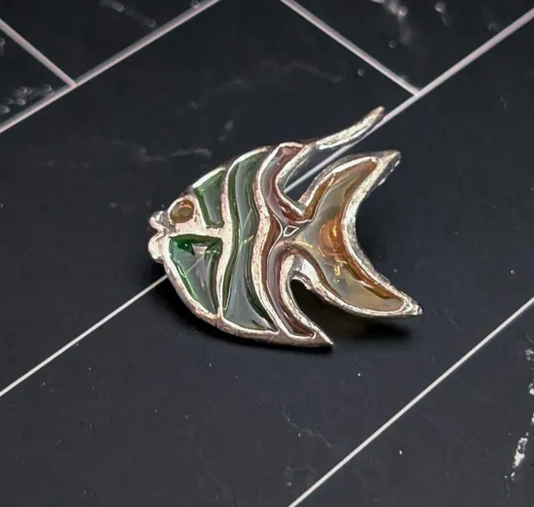 Vintage Brooch - Green & Orange Fish - Tarnished - Image 2