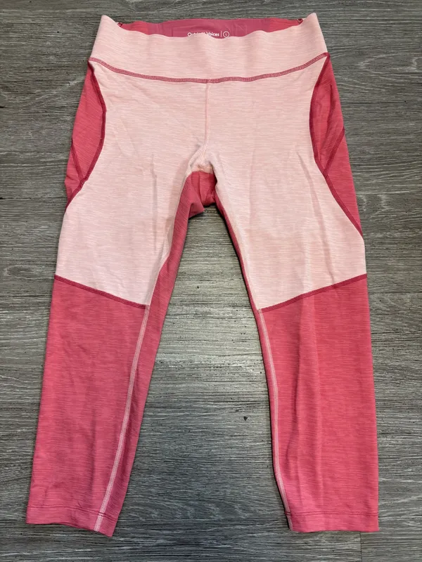 Outdoor Voices two-tone, cropped leggings featuring a distinct pink and light pink colorblock - Image 2
