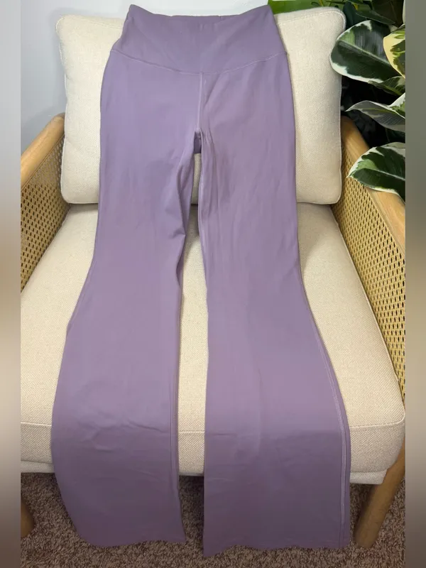 Lululemon Groove Super-High-Rise Flared Pant Nulu *Regular 33" Size 4 - Image 4