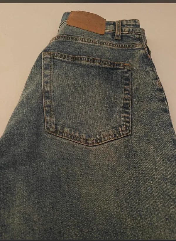 H&M Divided High-Rise Mom Jeans - Acid Wash - Size 10 - Image 5