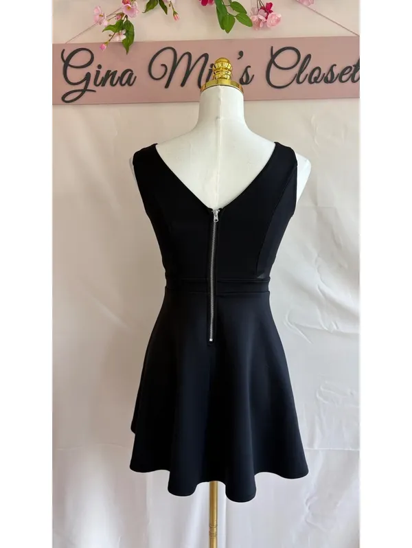 Abercrombie & Fitch Black Sleeveless Fit and Flare Dress with Mesh Side Panels - Image 2