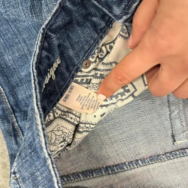American Eagle Vintage Y2K Low-Rise Light Wash Distressed Straight Leg Jeans - Image 2