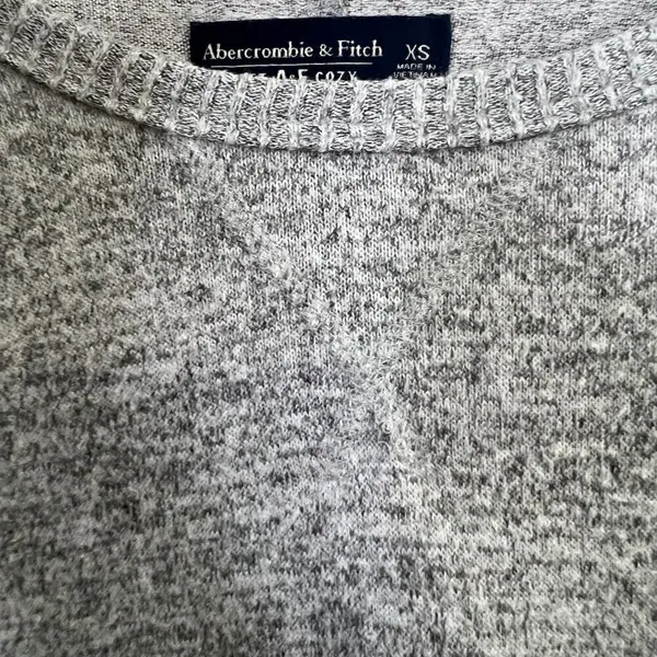 Abercrombie & Fitch Ribbed‎ Sleeve Curve Hem Heather Gray Crewneck Long Sleeve - Image 7