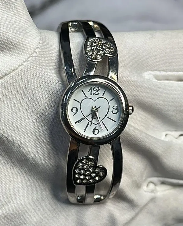 Vintage Y2K Heart Bangle Bracelet Watch Silver - Image 2