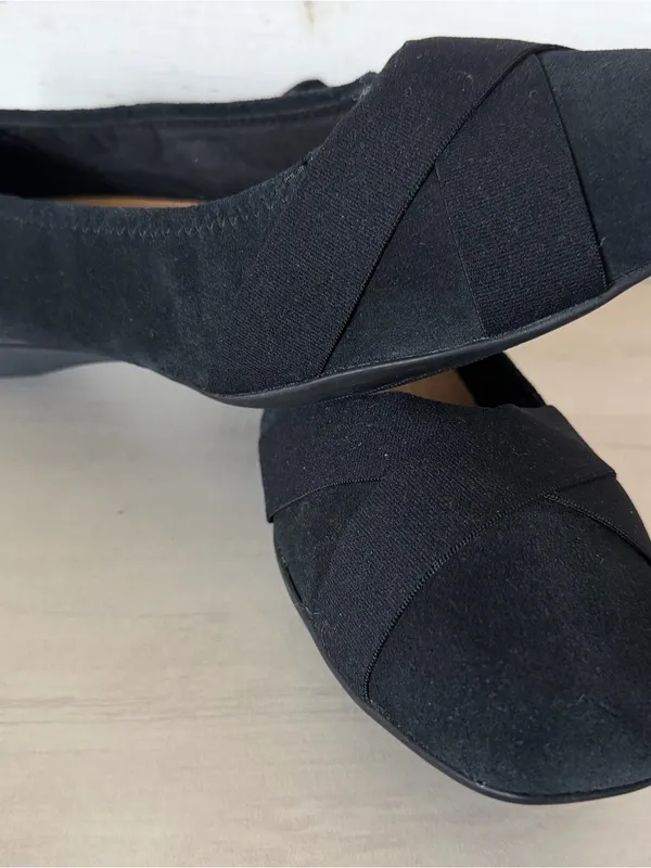 Clark’s Jazmynn Gem Round Toe Flats Women’s Size 9W Black Suede Comfort NEW - Image 3