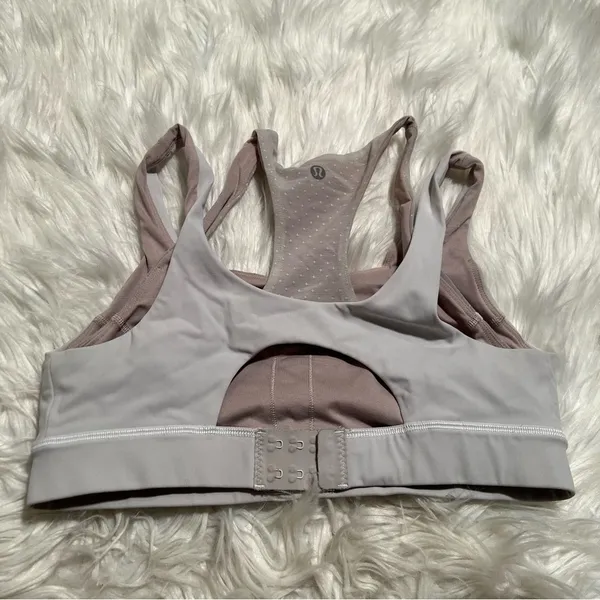 Lululemon Women's Size 8 Glide and Stride Bra Light Gray Mauve Mesh Polka Dots - Image 4
