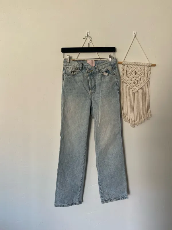 Revice Crossover Waistband Light Wash High waist jeans - Image 3