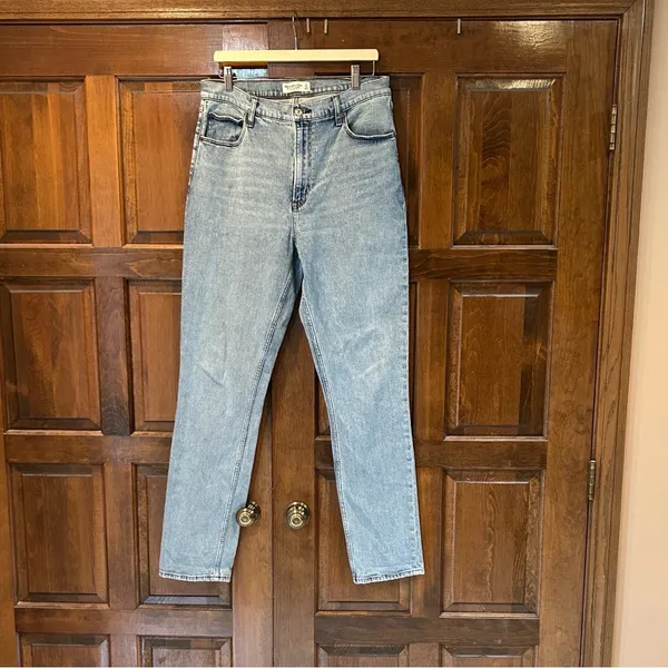 Abercrombie & Fitch The 90's Slim Straight Ultra High Rise Jeans Size‎ 31 12L - Image 2