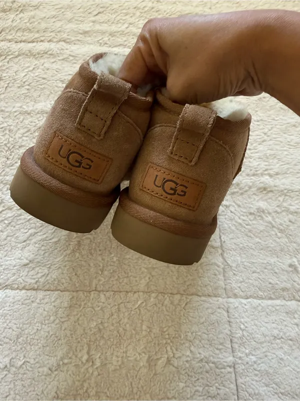 UGG Classic Mini Chestnut Suede Ankle Boots Size 7 Sheepskin Lined Winter Shoes - Image 3