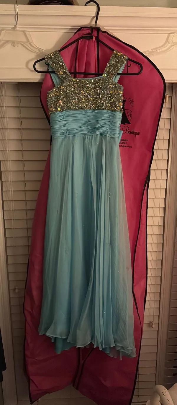 Gown - Image 4