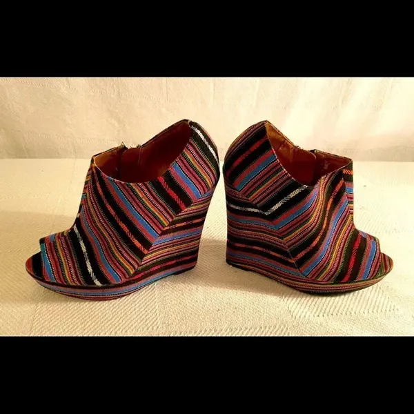 Charlotte Russe Black Colorful Wedge Heel Aztec Open Toe Shoes Women Sz 6 - Image 4
