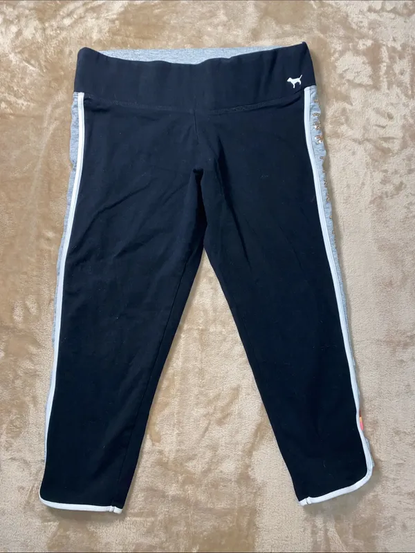 Victoria's Secret Black Leggings Capris with Gray Side Panel sequins - Image 3