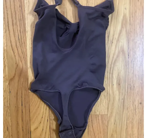 SKIMS Low Back Sculpting Thong Bodysuit - Image 3