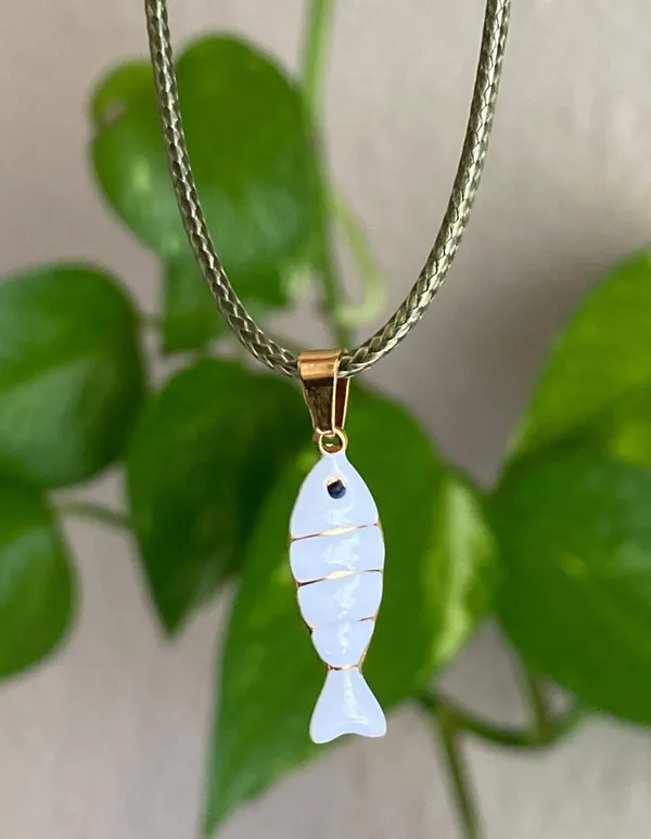 Handmade white & gold stainless/enamel fish boho funky simple necklace🌀🐟💙 - Image 5