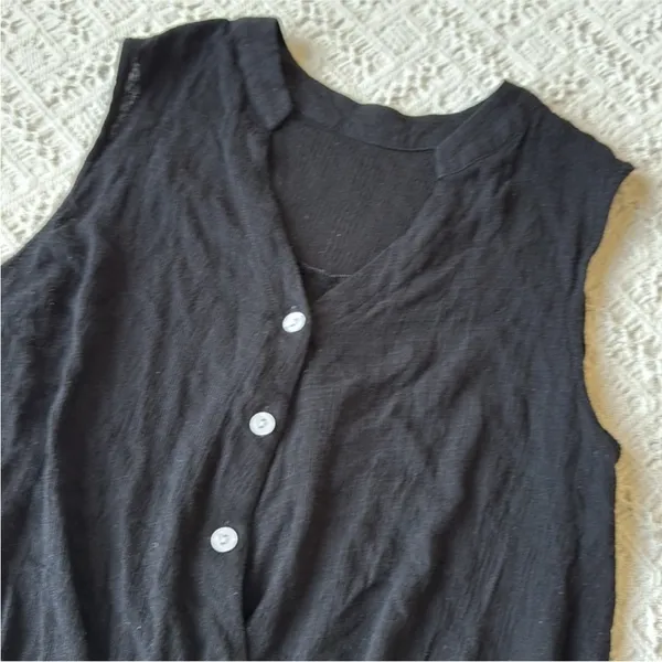 Elegant Black Sleeveless Women's Tank Top - Image 4