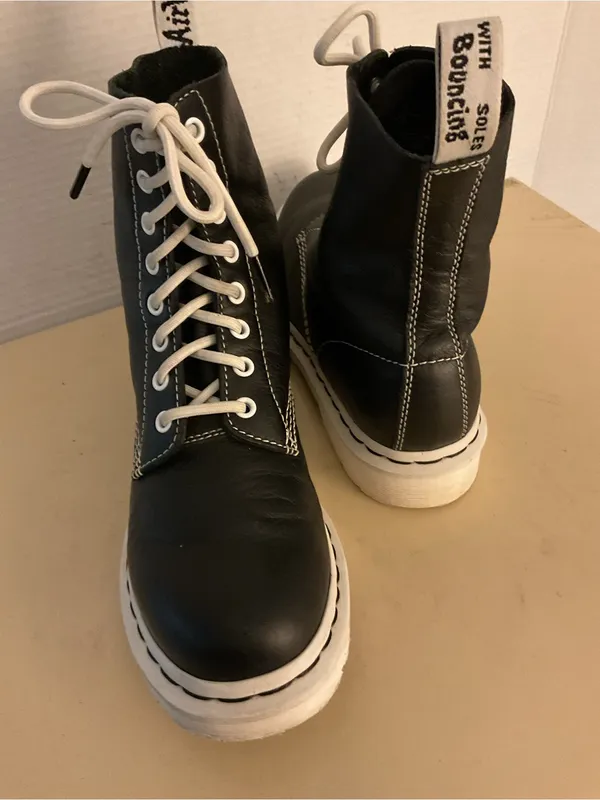 Dr. Martens women black leather 1460 combat Pascal boots US 8 - Image 2