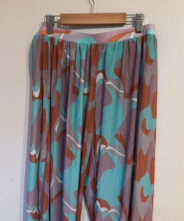 SheIn Coverup Pants - Image 3