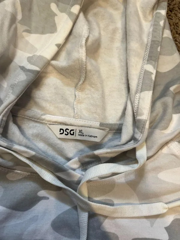 DSG Sweatshirt White Size XL - Image 2