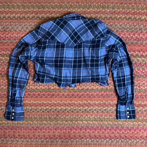 Vtg Blue Flannel Wrangler Pearl Snap Crop Cut Off Western Cowgirl - Image 4