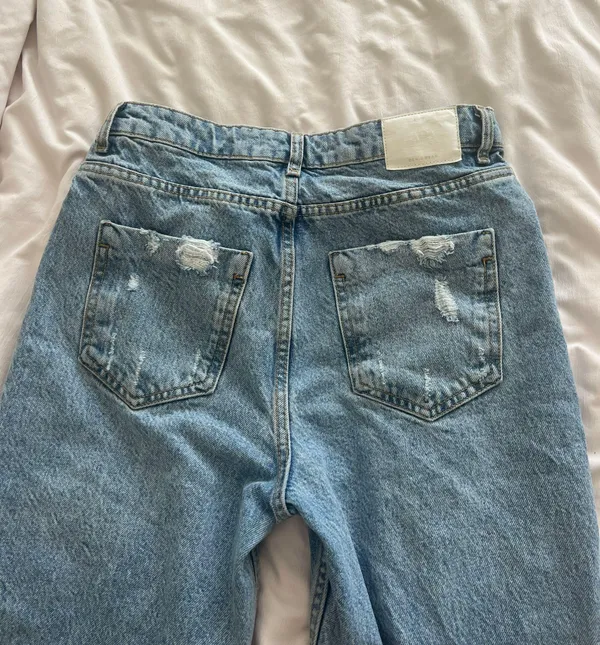 Zara Mom Fit Ankle Jeans - Image 2