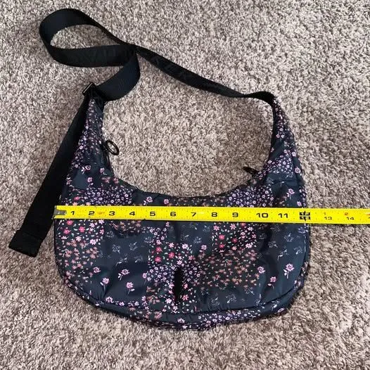 Thacker crossbody sling bag - Image 5