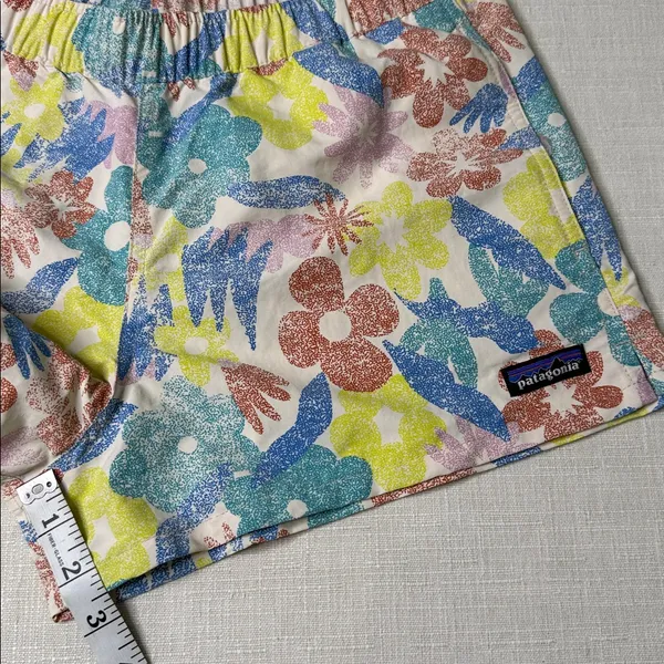 Patagonia Women's 2.5" Barely Baggies Shorts - Image 4