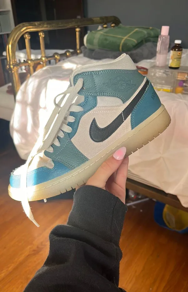 Nike Jordan 1 - Image 7