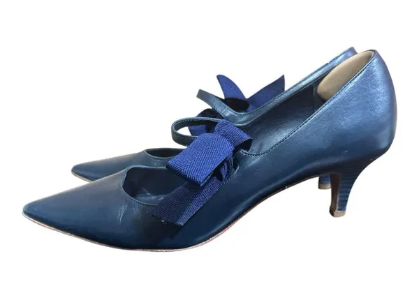Tory Burch Blue Leather Pointed Toe Kitten Heel with Bow Detailing - Image 4