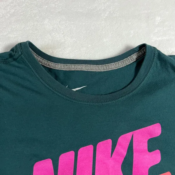 Nike Crewneck Slim Logo Graphic Fit T-Shirt Size XL Cotton Athleisure Casual - Image 3
