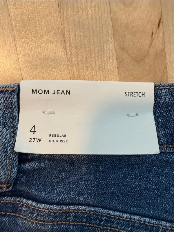 NWT American Eagle Outfitters High Rise Mom Jeans, 27 / 4 - Image 10