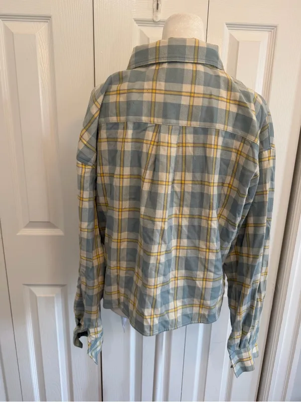 Tuckernuck Cropped Flannel Long Sleeve Shirt Buttons Blue/Yellow Sz Medium - Image 2