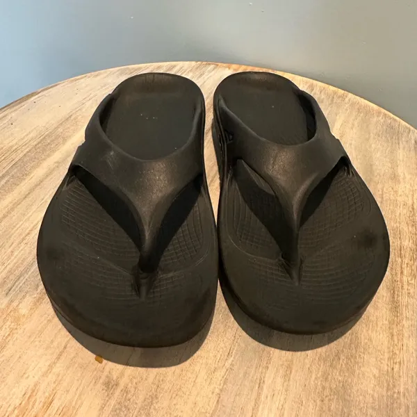 OOFOS original black sandal Unisex Men’s 5 Women’s 7 - Image 7