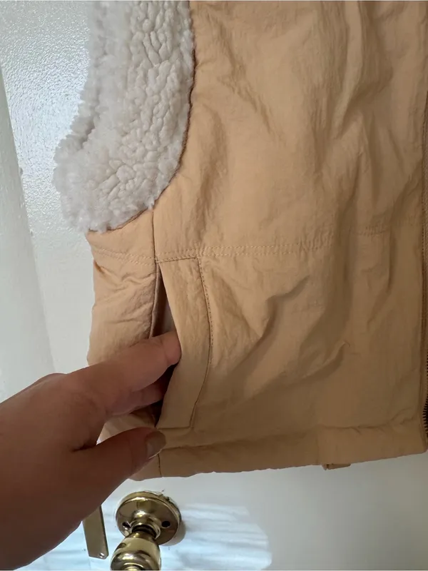 Thread & Supply Sherpa Trim Cropped Vest NWT Size S Tan - Image 4