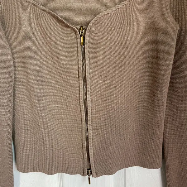 Abercrombie & Fitch Taupe Zip-Up Notch-Neck Slim Green Top Women's Medium - Image 3