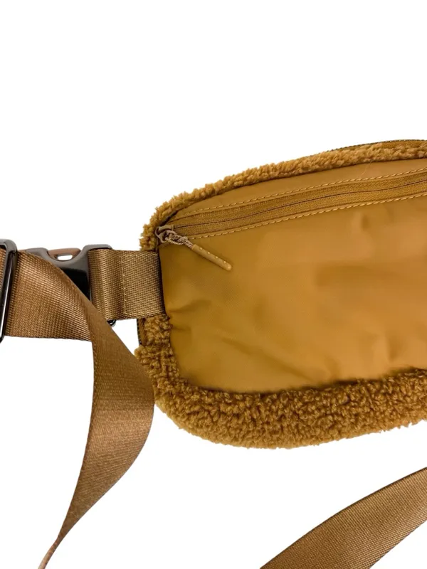 Lululemon Everywhere Belt Bag‎ 1L Fleece Burnt Caramel Sherpa - Image 3