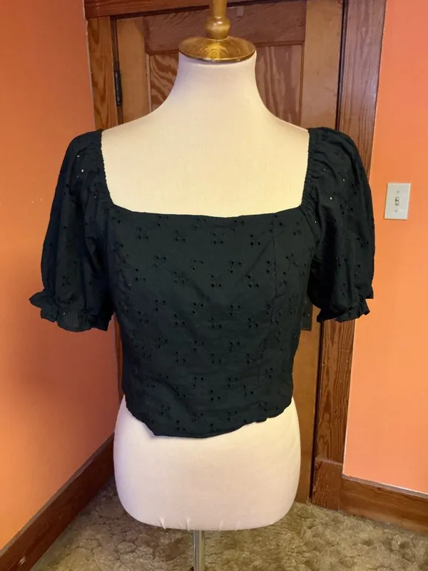 Mason & Belle Black Smocked Puff Sleeve Top Lace Up Back Crop Blouse Size L - Image 13