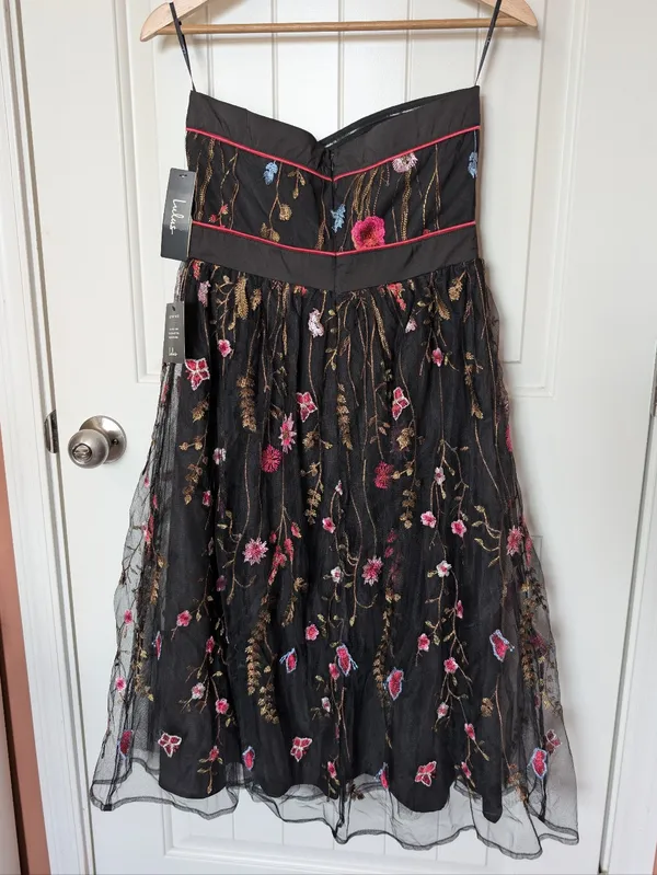 NWT Lulus For the Frill of It Embroidered Strapless Midi Dress Small Black/Pink - Image 2