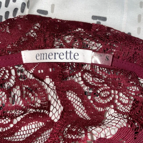 Emerette Burgundy / Wine Colored Lace Short Sleeved Kimono Size Small - Image 7